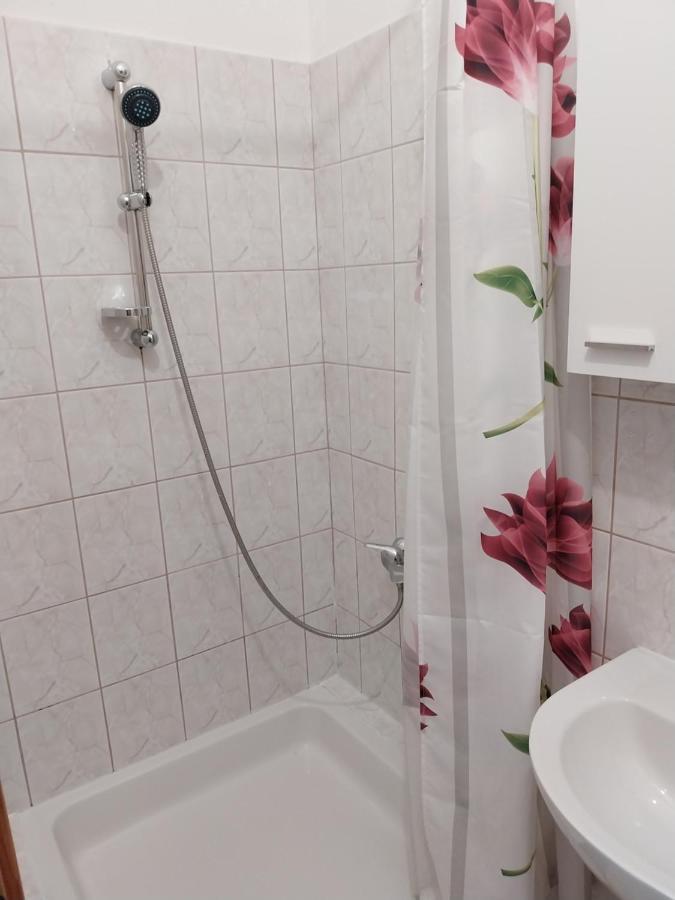 Sobe Kraft 1 Apartment Zivogosce Luaran gambar